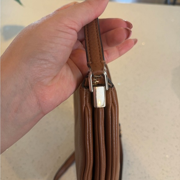 Kate Spade Leila Triple Gusset Crossbody bag. - Picture 12 of 17